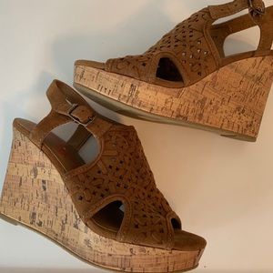 JELLYPOP Cognac Suede-Like Fabric Wedge Sandal 7.5